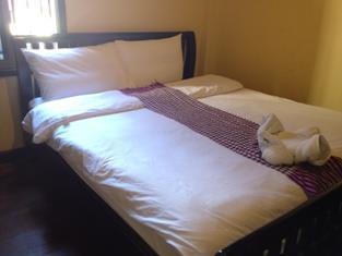 Central Backpacker Hostel 琅勃拉邦 外观 照片