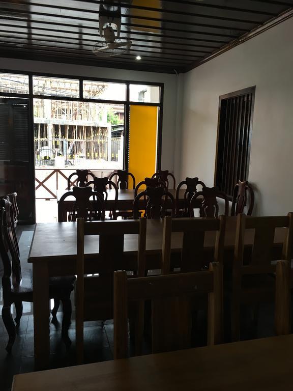 Central Backpacker Hostel 琅勃拉邦 外观 照片